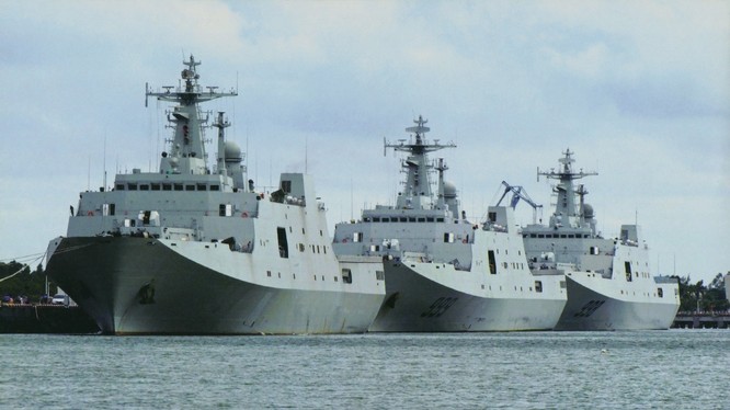 Các tàu đổ bộ cỡ lớn của PLA.
