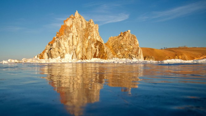 Hồ Baikal.