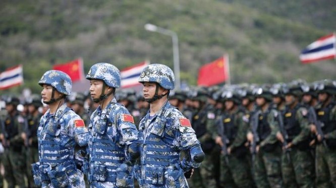 Trung Quốc và Thái Lan tổ chức diễn tập hải quân đánh bộ "Đột kích xanh" cả trên biển và trên bộ.
