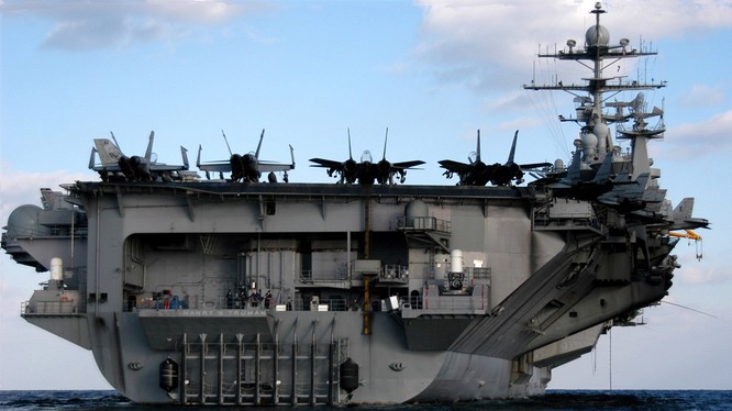 Tàu sân bay USS Harry S. Truman.