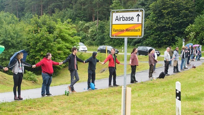 Người Đức biểu tình phản đối chiến dịch máy bay không người lái của Mỹ