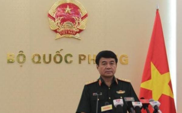 Thượng tướng Võ Văn Tuấn trả lời phỏng vấn báo chí.