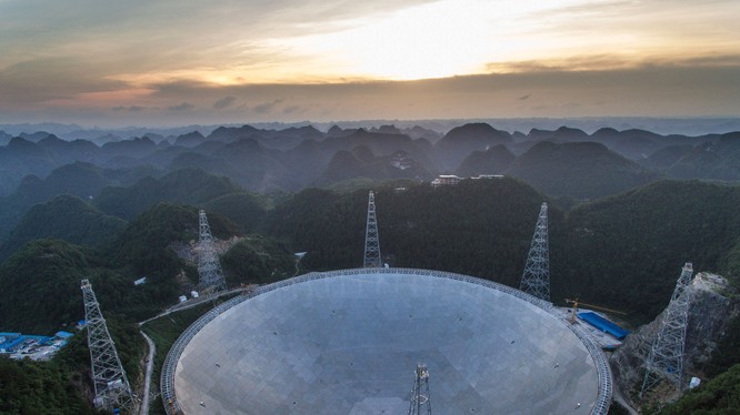Trung Quốc xây xong siêu kính viễn vọng có thể tìm kiếm người ngoài hành tinh.