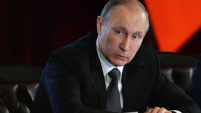 Người Nga bắt đầu thu thập chữ ký phản đối luật chống khủng bố do ông Putin phê duyệt. 
