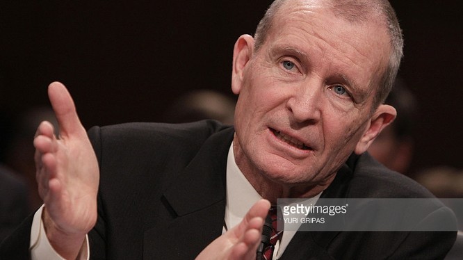 Cựu Tư lệnh các lực lượng Mỹ ở Thái Bình Dương Dennis Blair