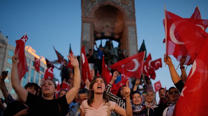 Đảo chính ở Thổ Nhĩ Kỳ có thể đã được dàn dựng tinh vi?
