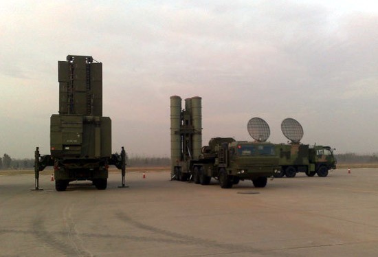 Hệ thống phòng không tên lửa S-300PMU2 Nga.