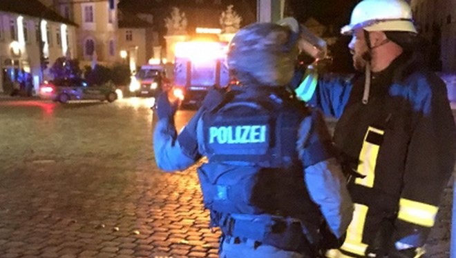 Lực lượng cảnh sát đặc biệt tại trung tâm thành phố Ansbach.(Nguồn: nordbayern.de).