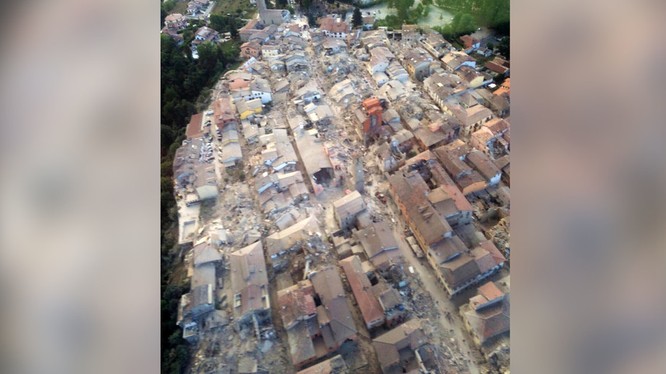 Hậu quả trận động đất kinh hoàng ở Italy.
