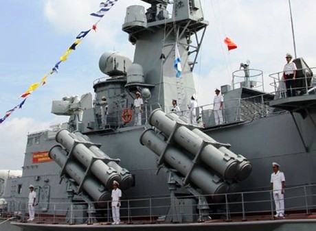 Việt Nam tổ chức nghiệm thu cặp tàu tên lửa lớp Molnya M5, M6.