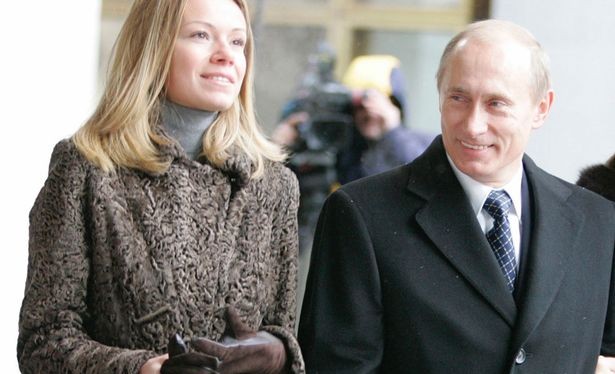 Tổng thống Nga Putin và một trong 2 cô con gái.