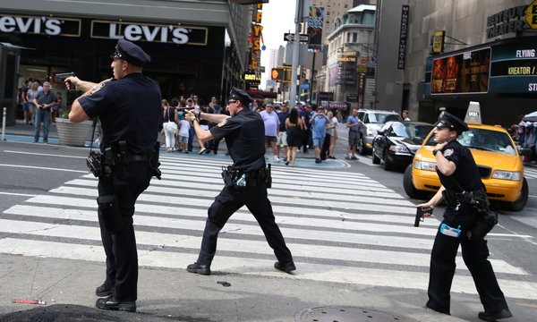 New York tiếp tục cảnh giác sau khi nghi can khủng bố bị bắt.