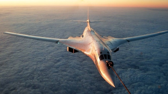 Nga bác thông tin máy bay ném bom bay sát máy bay dân sự