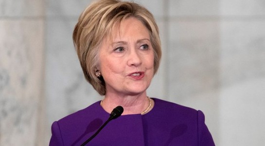 Bà Hillary Clinton kêu gọi tuyên chiến với "đại dịch tin tức giả".