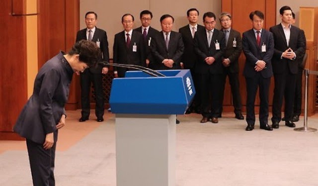 Tổng thống Hàn Quốc Park Geun-hye tiếp tục xin lỗi người dân sau khi bị bị đình chỉ chức vụ (ảnh minh họa, tư liệu).