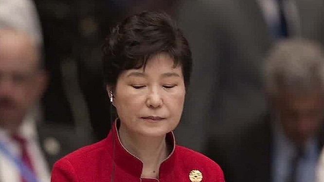 Tổng thống Park Geun-hye là người đang trải qua nhiều khó khăn, sóng gió trong sự nghiệp chính trị của mình.