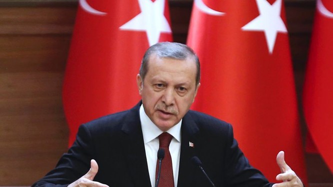 Erdogan dọa tung ảnh, video chứng minh "Mỹ chống lưng IS" và phản ứng của Mỹ (ảnh minh họa: The Independent)