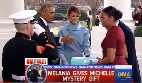Truyền thông Mỹ tò mò về gói quà vợ ông Trump tặng vợ ông Obama