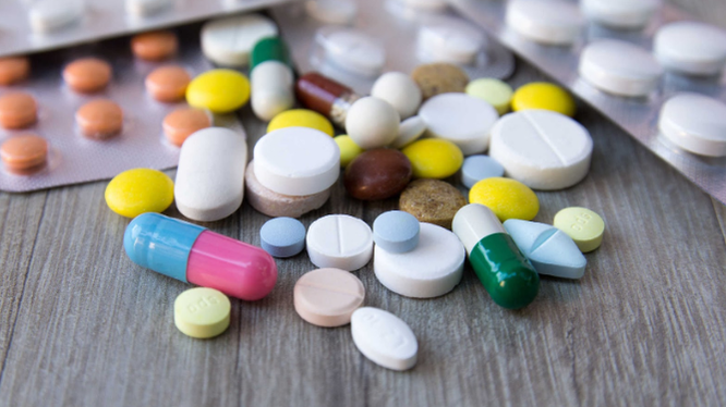Nhà thuốc “online” bán thuốc chữa bệnh chưa được cấp phép lưu hành. Ảnh: Internet