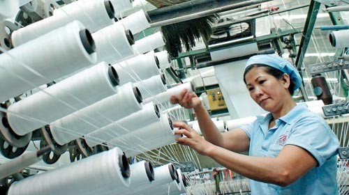 Vốn mỏng, nhân lực yếu, ngành dệt may Việt Nam đang gặp nhiều khó khăn 