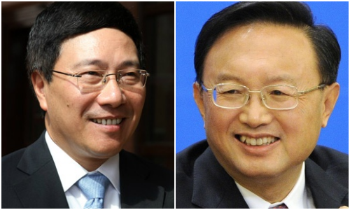 Phó Thủ tướng, Bộ trưởng Ngoại giao Phạm Bình Minh (trái) và Ủy viên Quốc vụ Trung Quốc Dương Khiết Trì