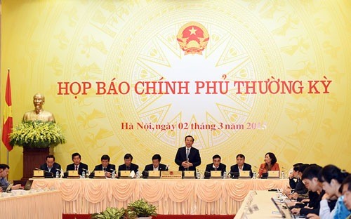 Bộ trưởng - Chủ nhiệm Văn phòng Chính phủ Nguyễn Văn Nên chủ trì cuộc họp báo chiều 2/3.