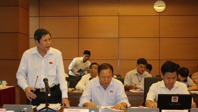 Ông Trần Thanh Hải, Phó Chủ tịch Tổng LĐLĐ Việt Nam, phát biểu tại phiên thảo luận tổ sáng 22-5