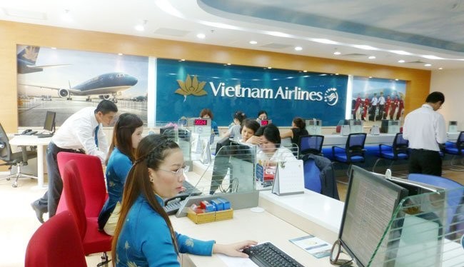 VNA cho biết phụ thu dịch vụ bán vé máy bay do đại lý và hành khách tự thoả thuận nhưng không vượt quá mức giá trần theo quy định