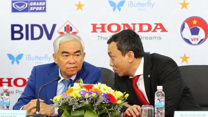 Chủ tịch VFF Lê Hùng Dũng (trái) và phó chủ tịch VFF Trần Quốc Tuấn