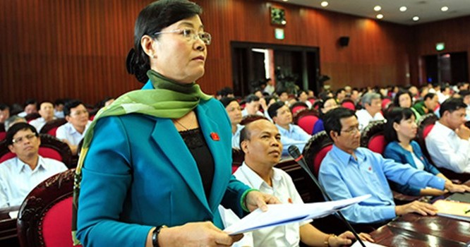Trong kỳ họp Quốc hội này, Chủ tịch HĐND TP HCM Nguyễn Thị Quyết Tâm nhiều lần kiến nghị bỏ việc thu phí sử dụng đường bộ đối với xe máy. 