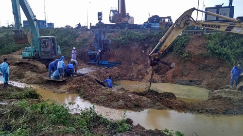 Đường ống nước sông Đà liên tiếp gặp sự cố, vỡ lần thứ 13