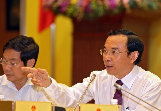 Bộ trưởng, Chủ nhiệm VPCP Nguyễn Văn Nên trả lời câu hỏi của báo chí