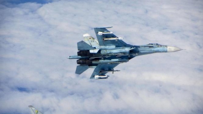 Chiến đấu cơ Su-27 của Không quân Nga - Ảnh: Reuters