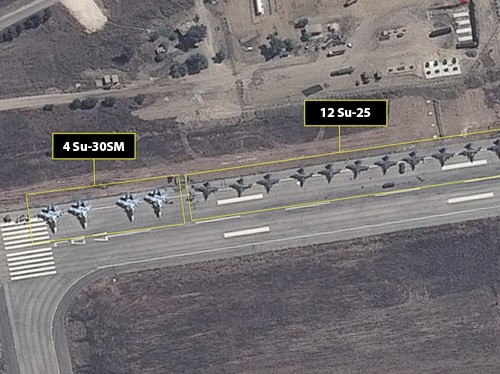 Chiến đấu cơ Nga xuất hiện trong ảnh vệ tinh chụp sân bay quốc tế Bassel Al-Assad ở Latakia, Syria ngày 20/9. Ảnh: AllSource Analysis.