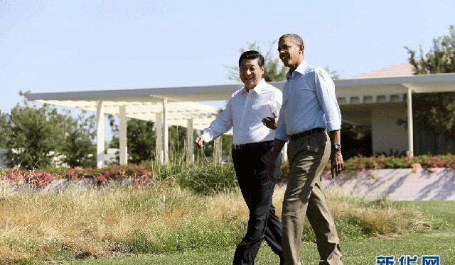 Gương mặt "bước chân khoan thai" khi "sánh bước" cùng tổng thống Mỹ Barack Obama