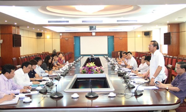 Thứ trưởng Trương Minh Tuấn làm việc với UBND TP Hà Nội về phương án sắp xếp báo chí trên đại bàn thủ đô (Ảnh: VNN)