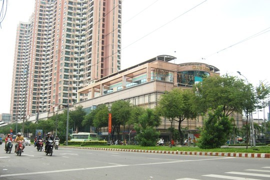 Khu cao ốc Thuận Kiều Plaza đồ sộ ở khu Chợ Lớn nhưng đang trong tình trạng ế ẩm nhiều năm qua