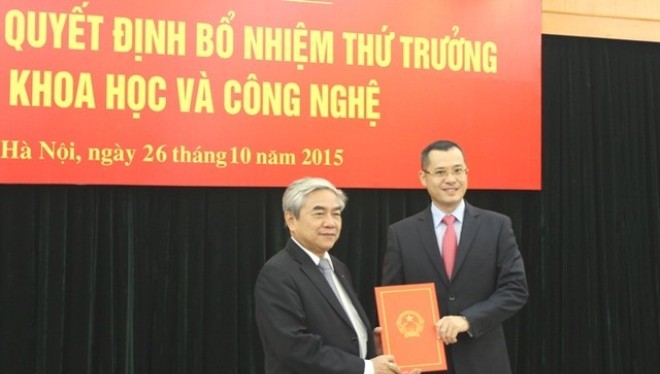 Bộ trưởng Bộ KH&CN Nguyễn Quân trao Quyết định bổ nhiệm cho Thứ trưởng Phạm Đại Dương