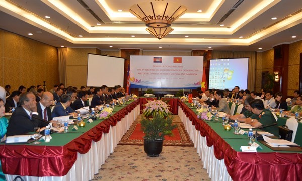 Cuộc họp nhóm quan chức cao cấp (SOM) Việt Nam và Campuchia sáng 27.10. Ảnh: Thảo Hương