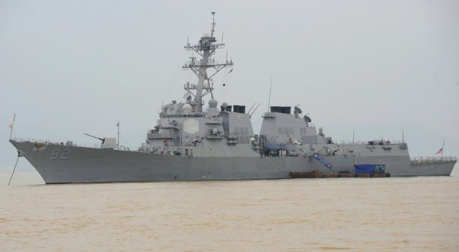 Tàu khu trục USS Lassen của Hạm đội 7 Hải quân Mỹ trong lần thăm Đà Nẵng năm 2009, neo đậu tại cảng Tiên Sa - Ảnh: AFP