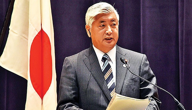 Bộ trưởng Quốc phòng Nhật Bản Gen Nakatani. Ảnh: AP