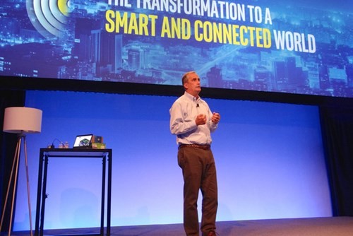 CEO Intel Brian Krzanich giới thiệu chip Quark mới cho IoT tại sự kiện hôm 3/11 tại San Francisco, Mỹ.