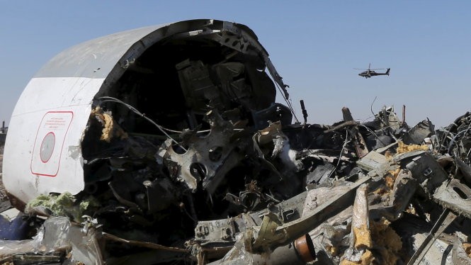 Xác chiếc máy bay xấu số - Ảnh: Reuters