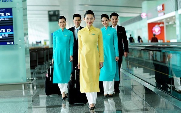 Nhiều tiếp viên hàng không của Vietnam Airlines kêu bị "cưỡng bức làm từ thiện".