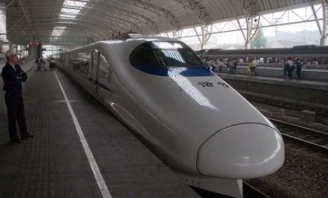 Một đoàn tàu cao tốc của Trung Quốc - Ảnh: Sina