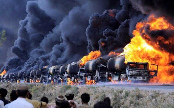 Đoàn xe chở dầu của IS bị không quân Nga tấn công phá hủy