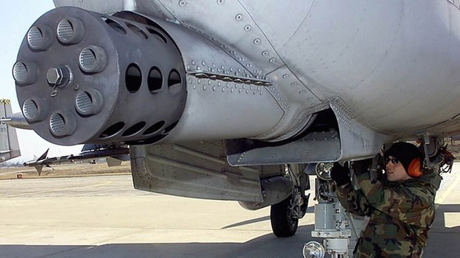 Khẩu pháo 30 mm 7 nòng uy lực của A-10 - Ảnh: Không lực Mỹ