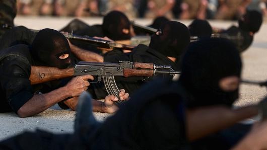 Syria tố Thổ Nhĩ Kỳ hỗ trợ vũ khí cho phiến quân nước này. Ảnh: Reuters