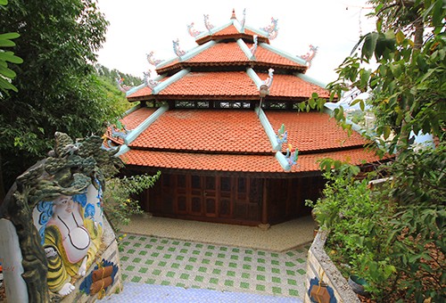 Căn nhà lục giác trong khu biệt thự của đại gia Ngô Văn Quang. Ảnh: Nguyễn Đông.
