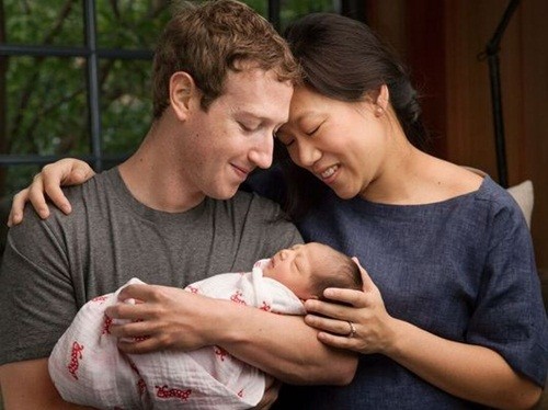 Mark Zuckerberg và vợ - Priscilla Chan cùng con gái vừa chào đời. Ảnh: Mark Zuckerberg